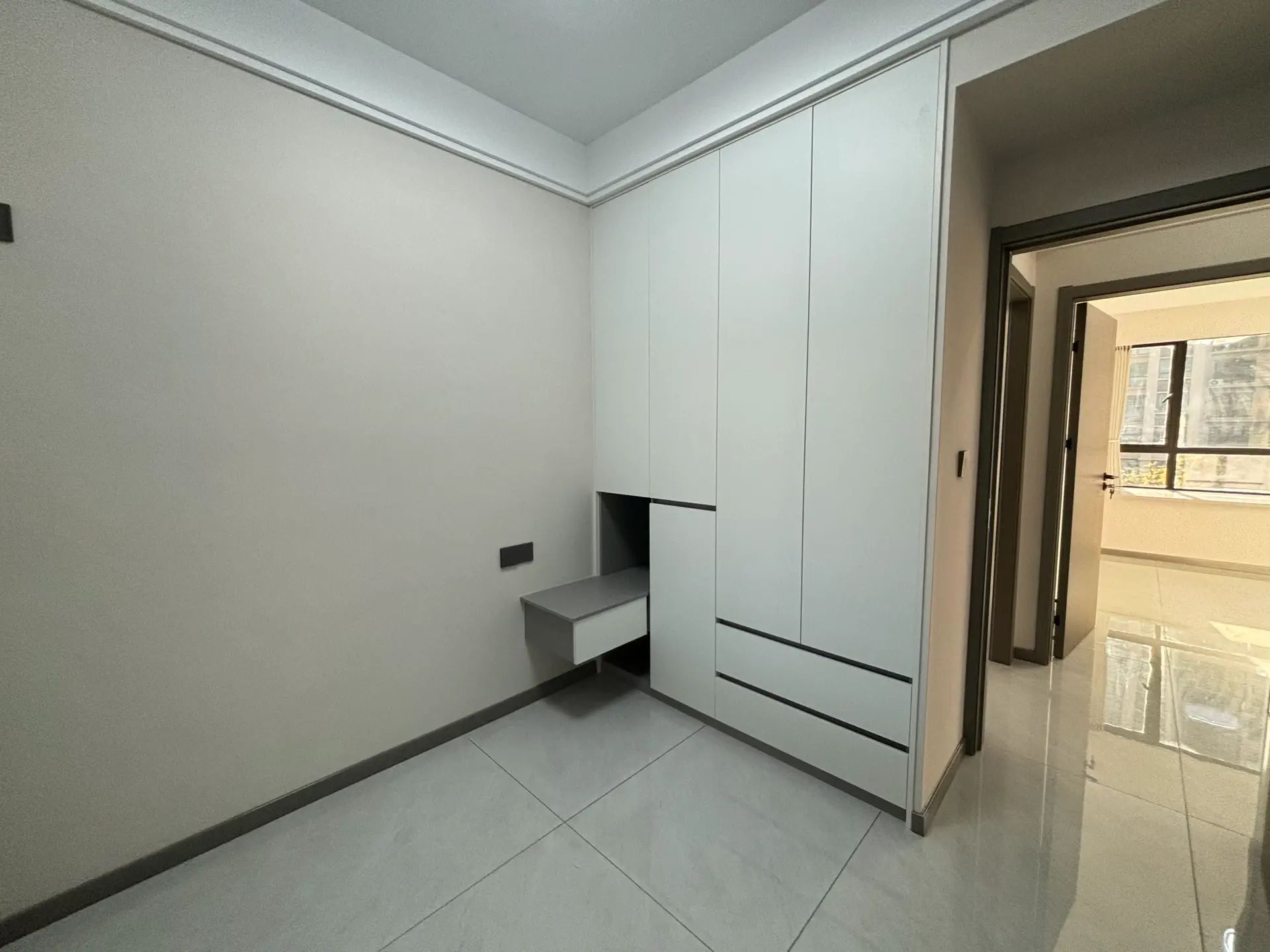 城南，沔街旁，御湖世家，单价5字头，证满二年，送地下车位，业主诚心出售