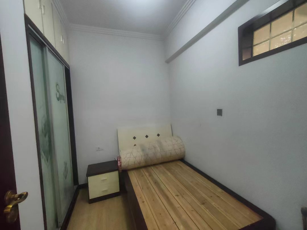 德政金园香榭里北.精装三房带露台.证件满二.看房有钥匙