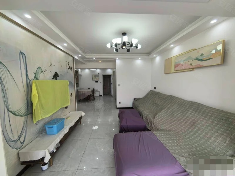 369，一中附近，电梯精装三房，9.9成新，好楼层，正规小区，南北通透