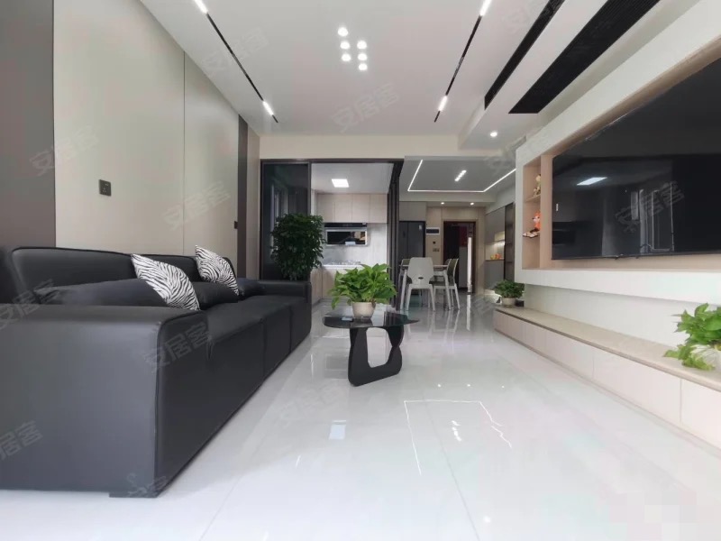 降价了，城南，元泰未来城B2区，湖景房，精装三房两卫，电梯好楼层19楼，