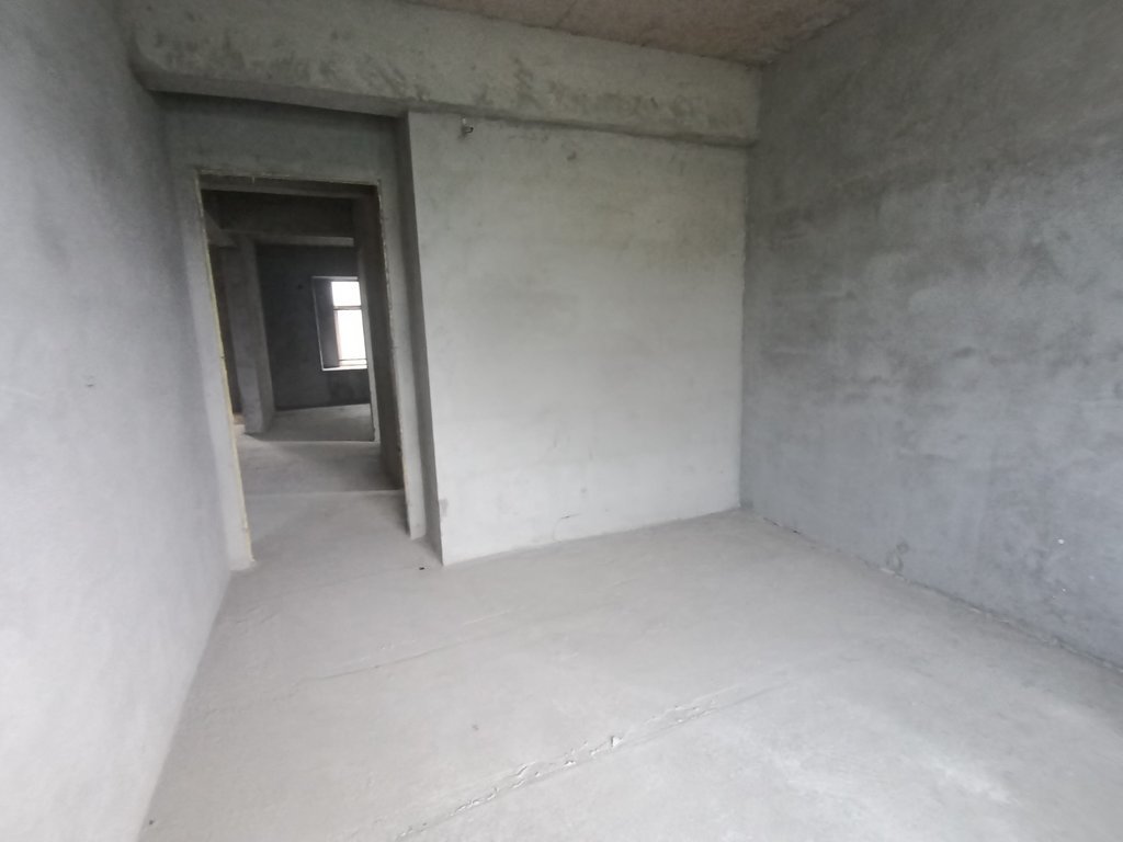 蓝天新城毛坯大三房南北通透看房方便