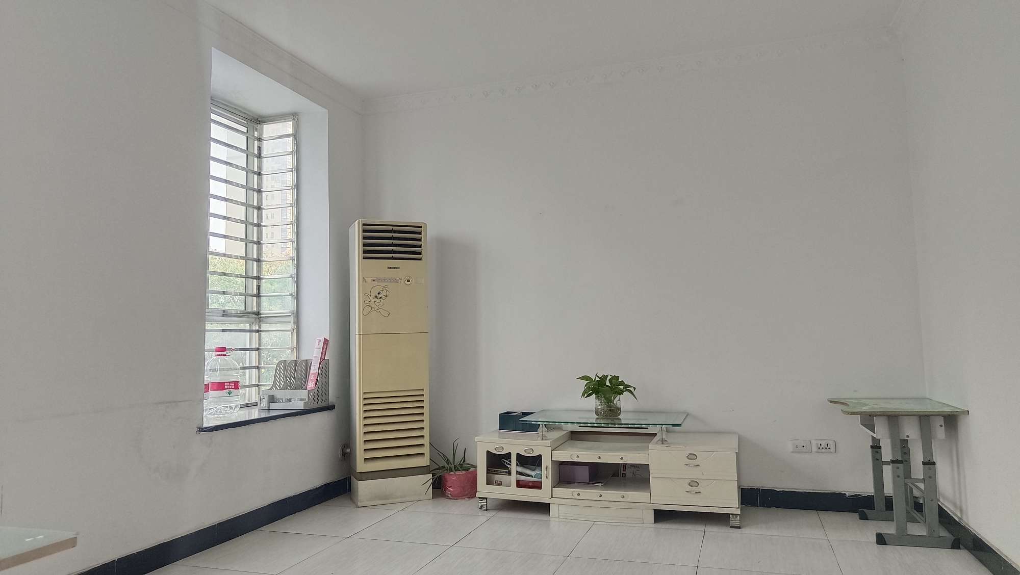 一中花园，出行方便，商业配套齐全，证满二，南北通透