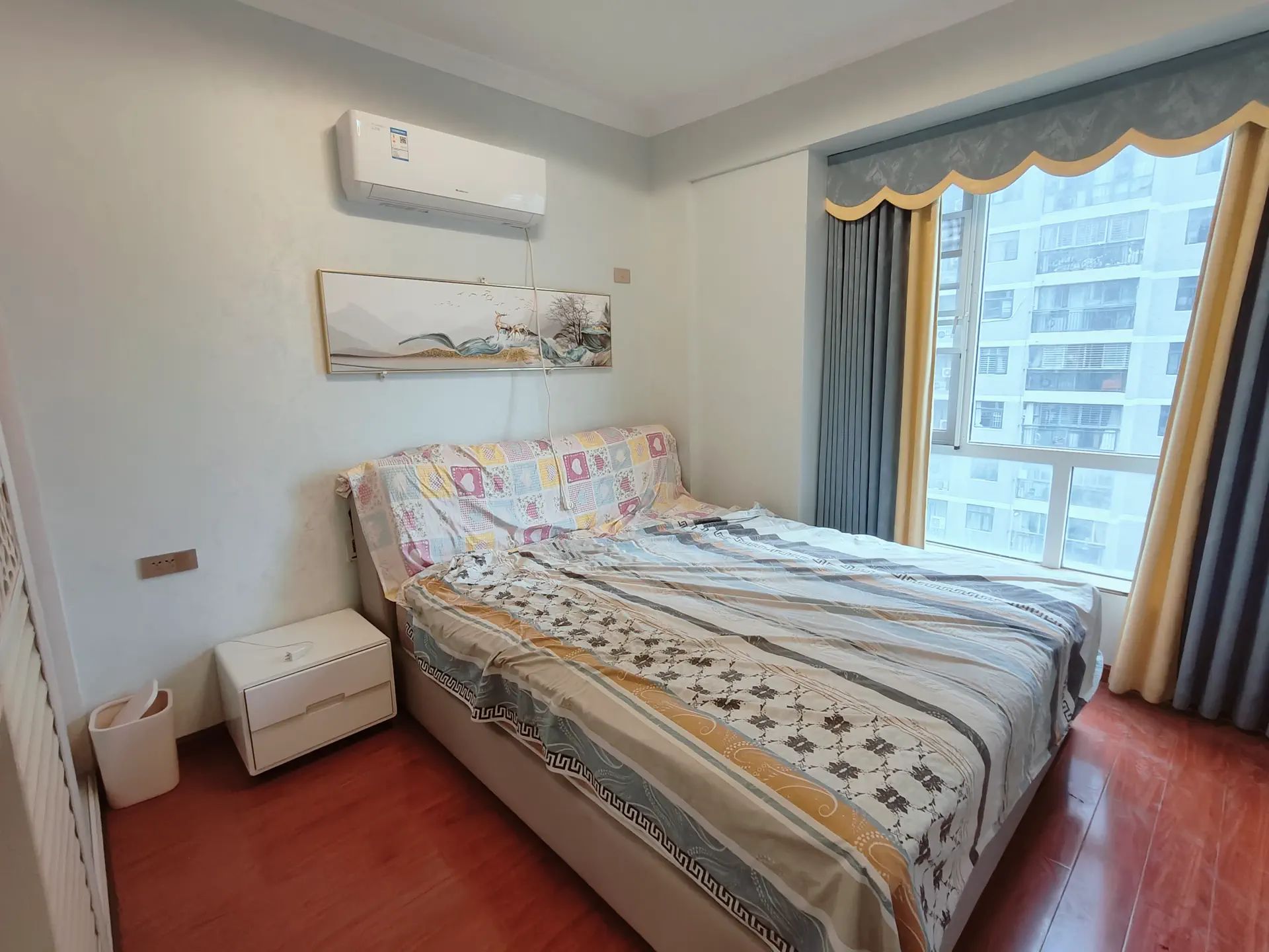 沃尔玛附近，田园国际，电梯小高层11楼，精装三房三卫，成色新，拎包入住，老证