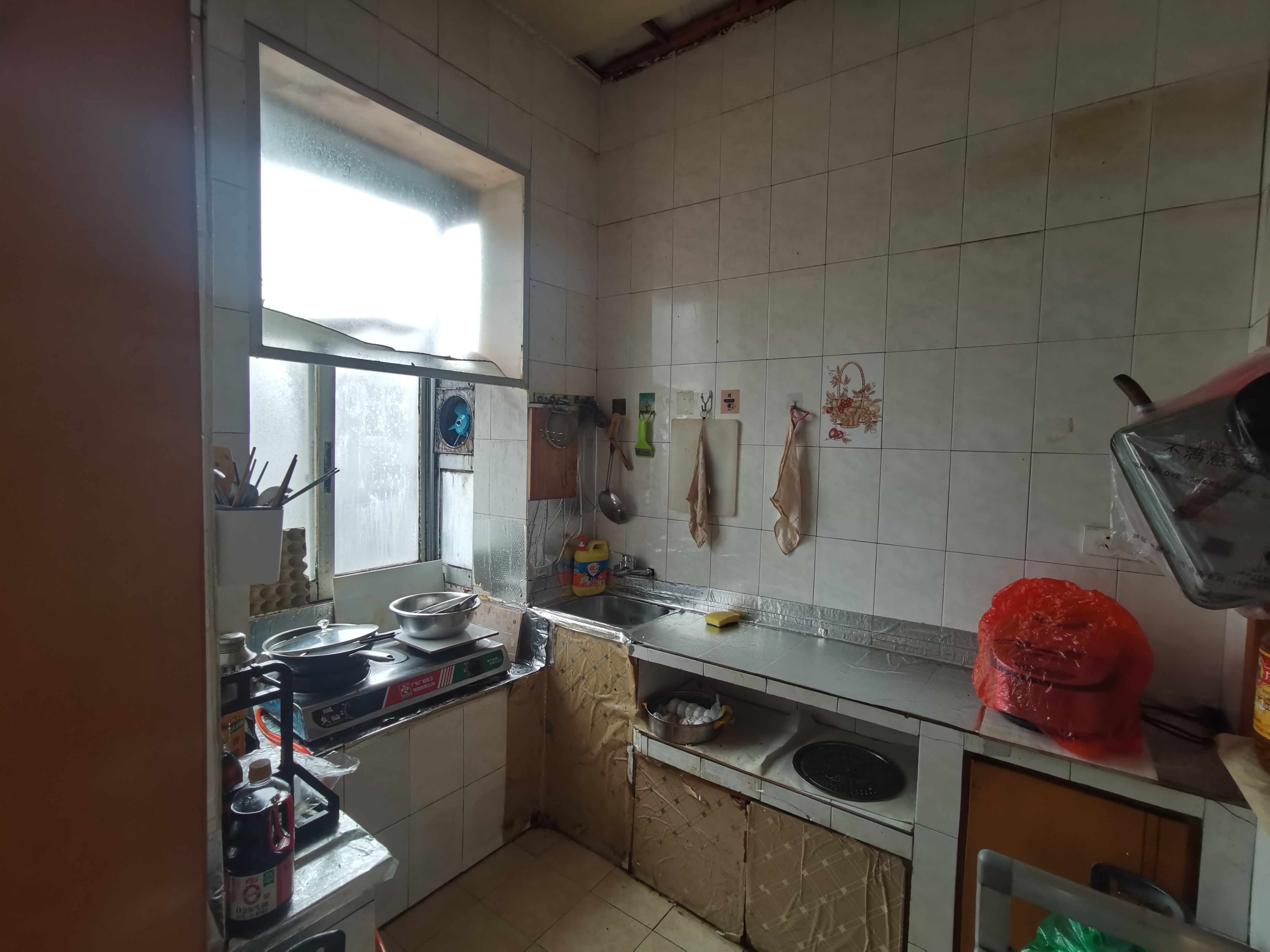 老三中旁单位宿舍适合陪读总价低