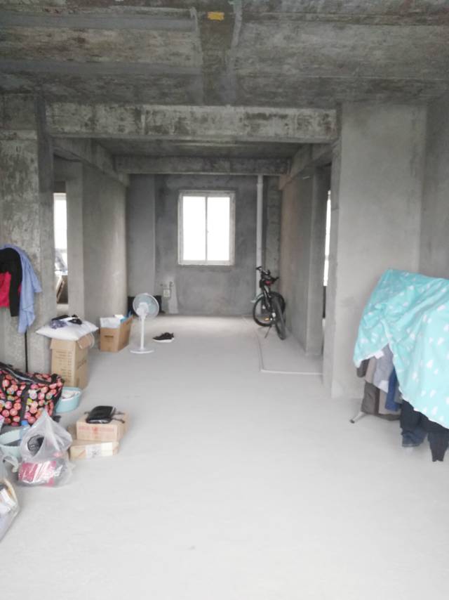 滨江星城120平电梯房