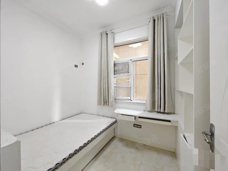 降价了。城南，元泰未来城A区，单价5372，精装三房3房2厅1卫，中间楼层，沔阳xiao学元泰三中,吾悦广场旁