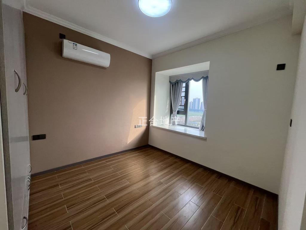 降价了，城南，南国明珠，诚心出售，电梯好楼层9楼，精装三房，全屋中央空调，