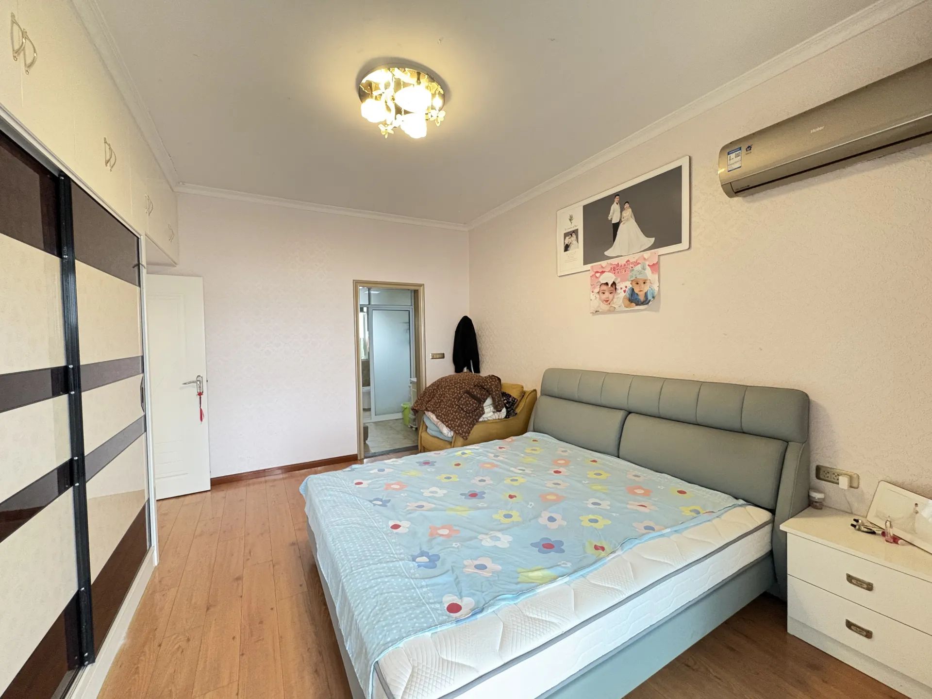 捡漏，森林国际城，不介意顶楼看过来，单价3660，全屋精装三房，