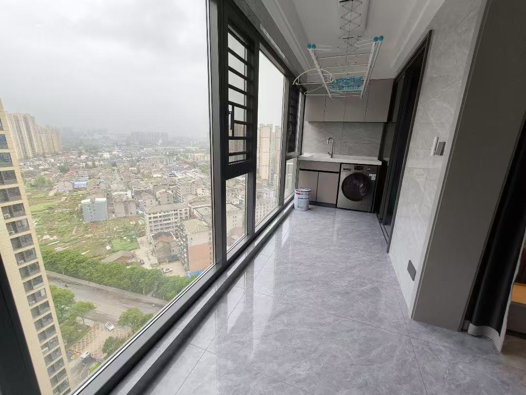 降价了，城南，森林国际北苑，全新装修，精装三房，电梯好楼层，捡漏