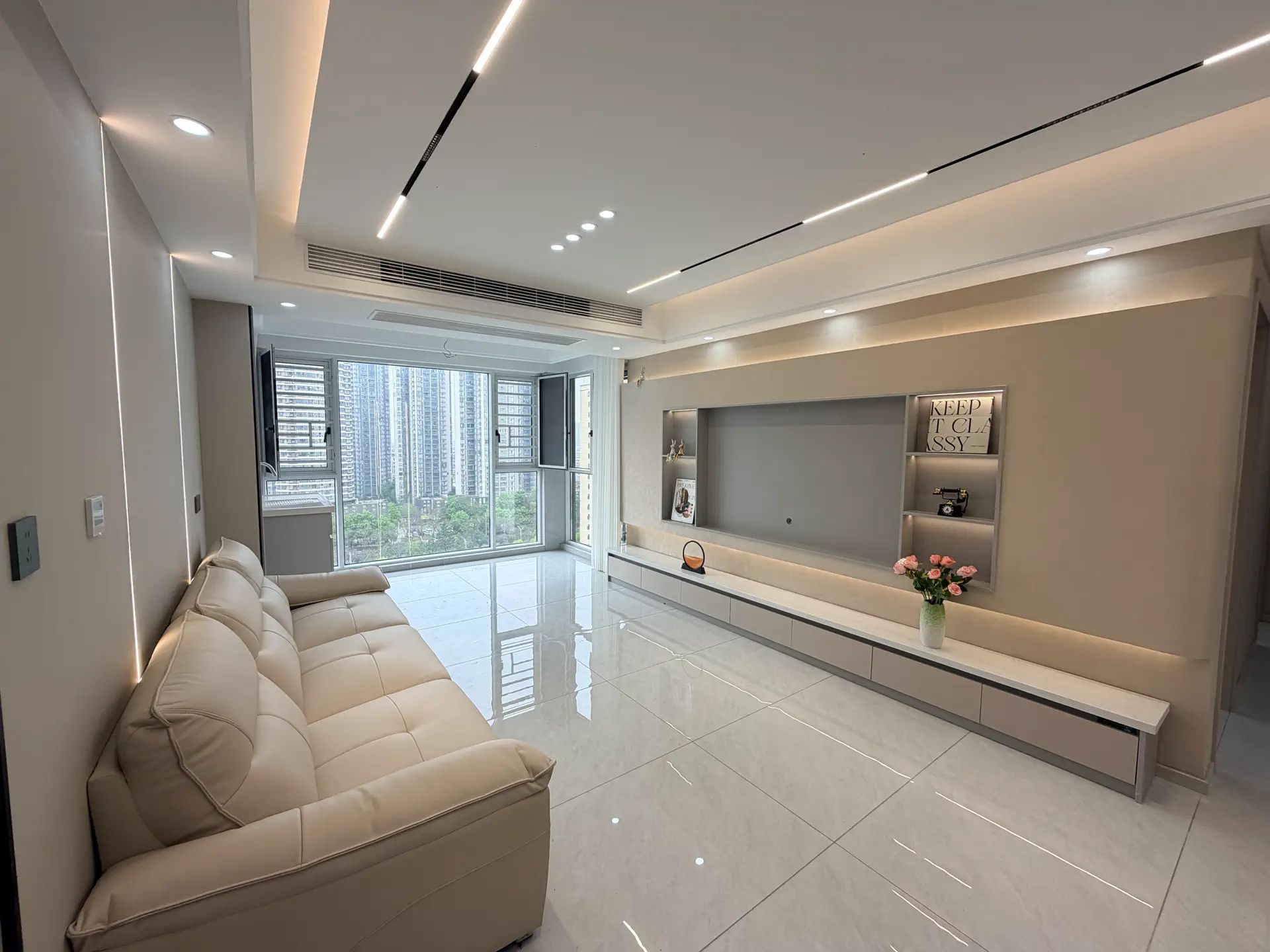 城南，天诚缘，电梯15楼，全新精装三房二卫，证满二， 业主诚心出售