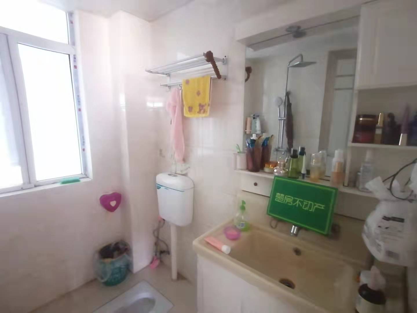 一中对面翰墨苑精装修边户采光好证在手可租可住价格可谈