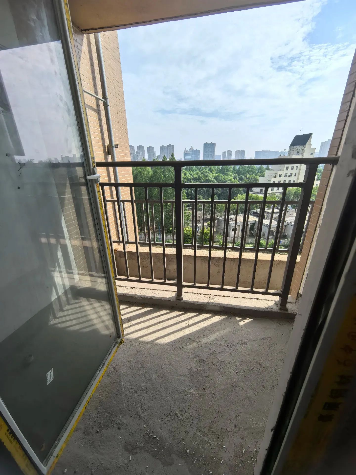 亏本出，沔阳天泽园，电梯好楼层，三房，南北通透，诚心出售