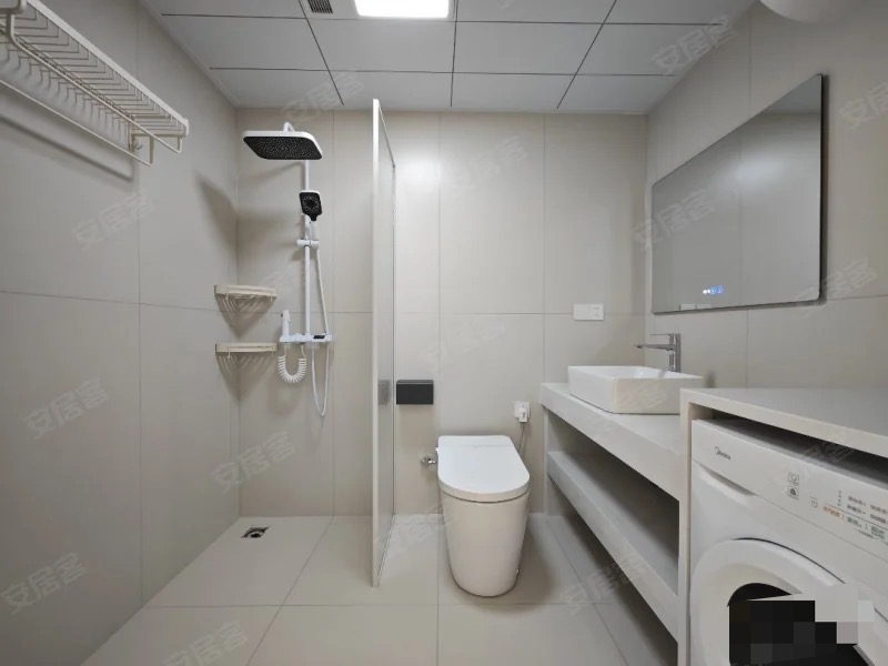 159，降价了！纽芬兰附近，全新精装，只卖21万，70年产权带证，房东亏死，电梯好楼层，证满二