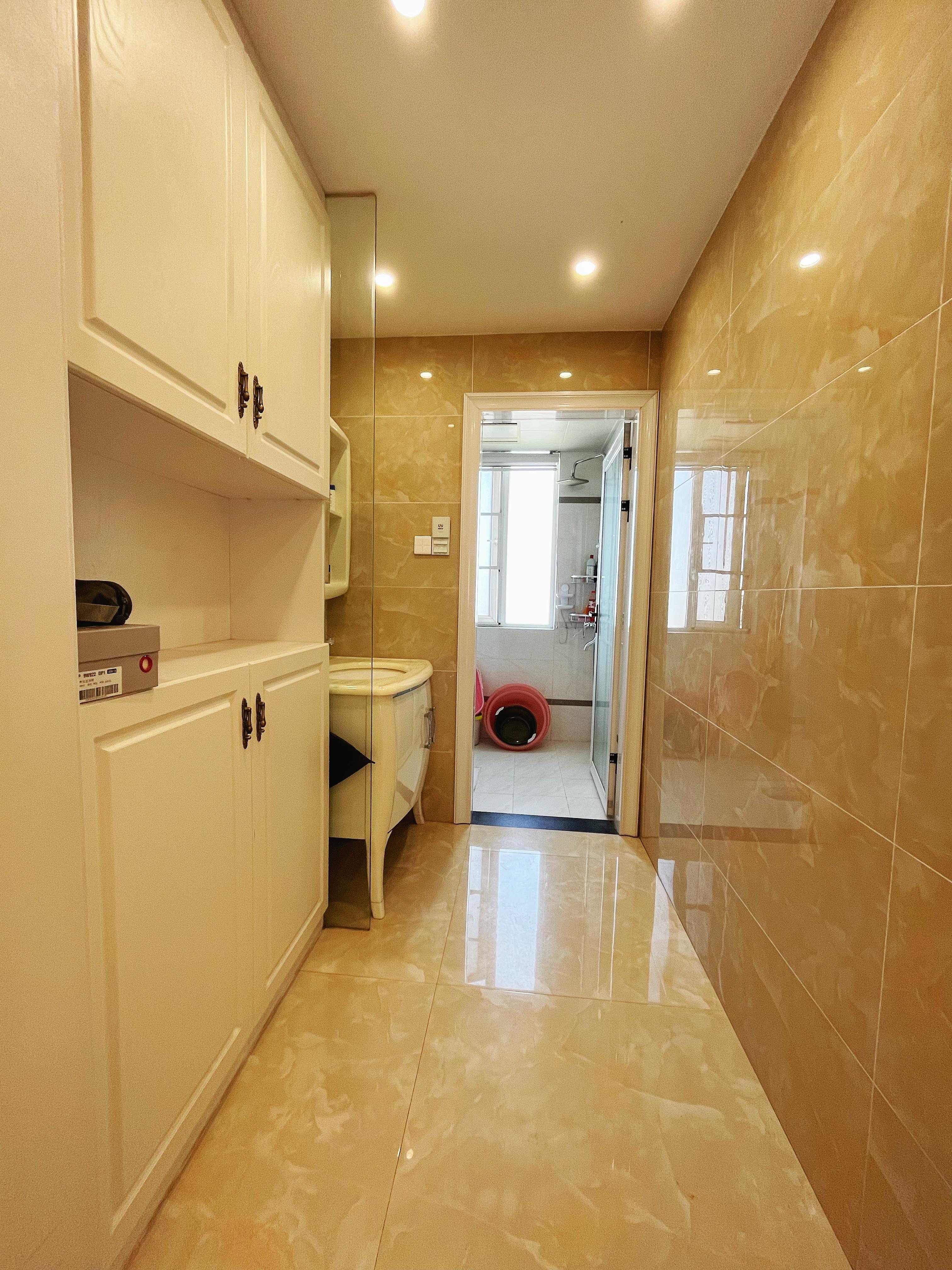 森林国际城3室2厅2卫精装修家具家电全配优价出售！拎包即住！