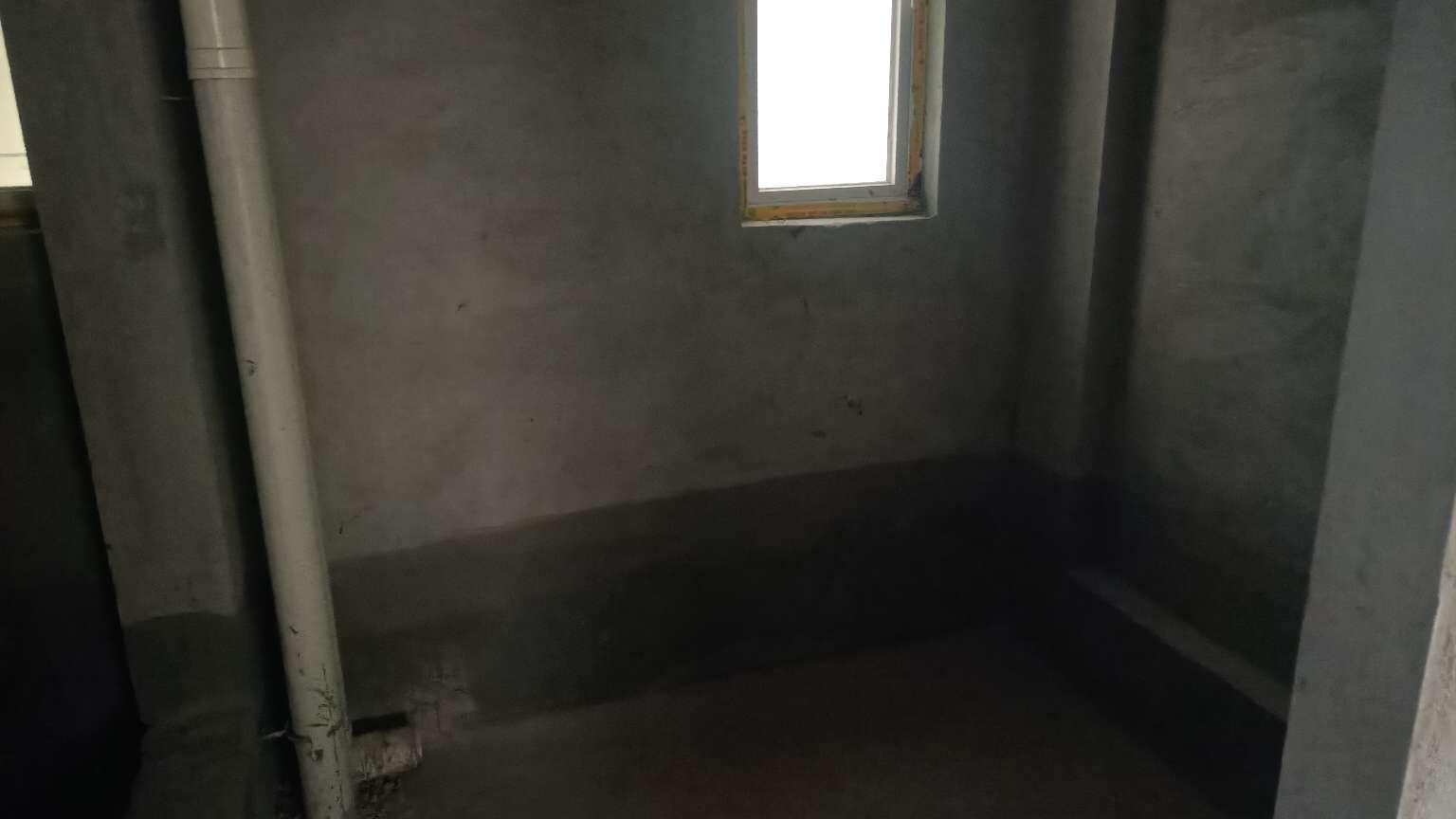 蓝天新城好楼层5000多高性价比毛坯房！