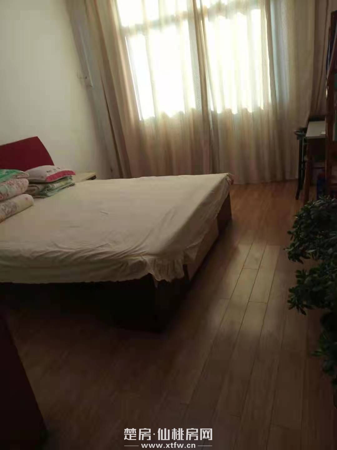 实验 对面商城北门工商局宿舍楼