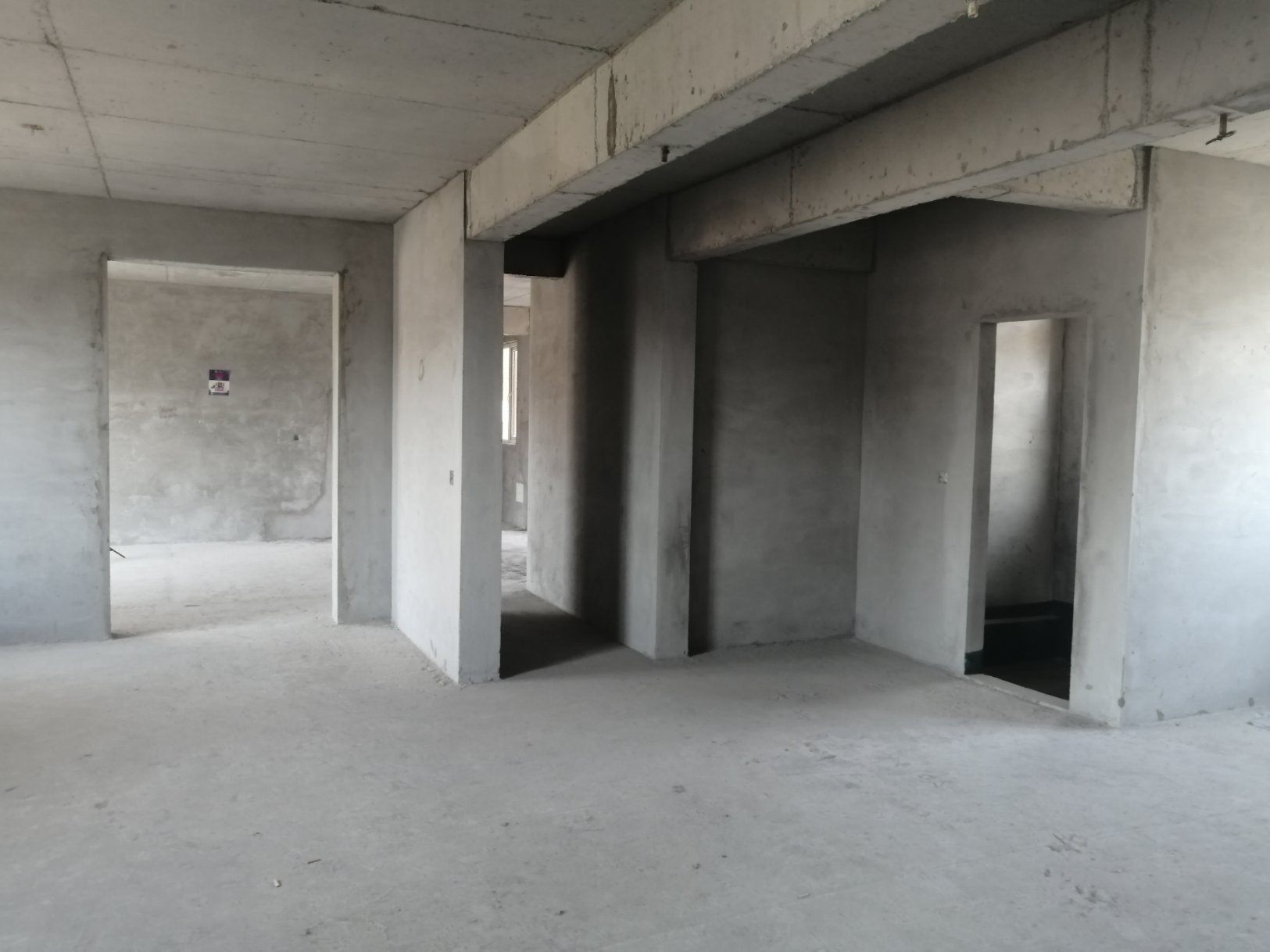 满庭春毛坯大四房三阳台湖景房有钥匙看房方便