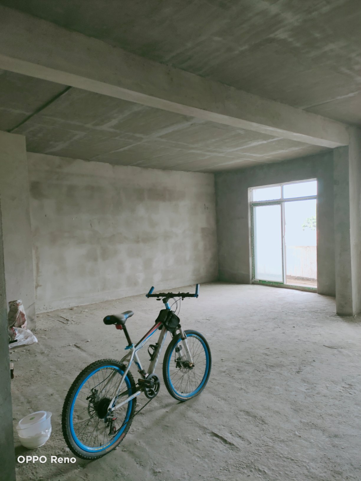 水云间131平电梯，赠送双超阳台湖景房。可任意豪装。