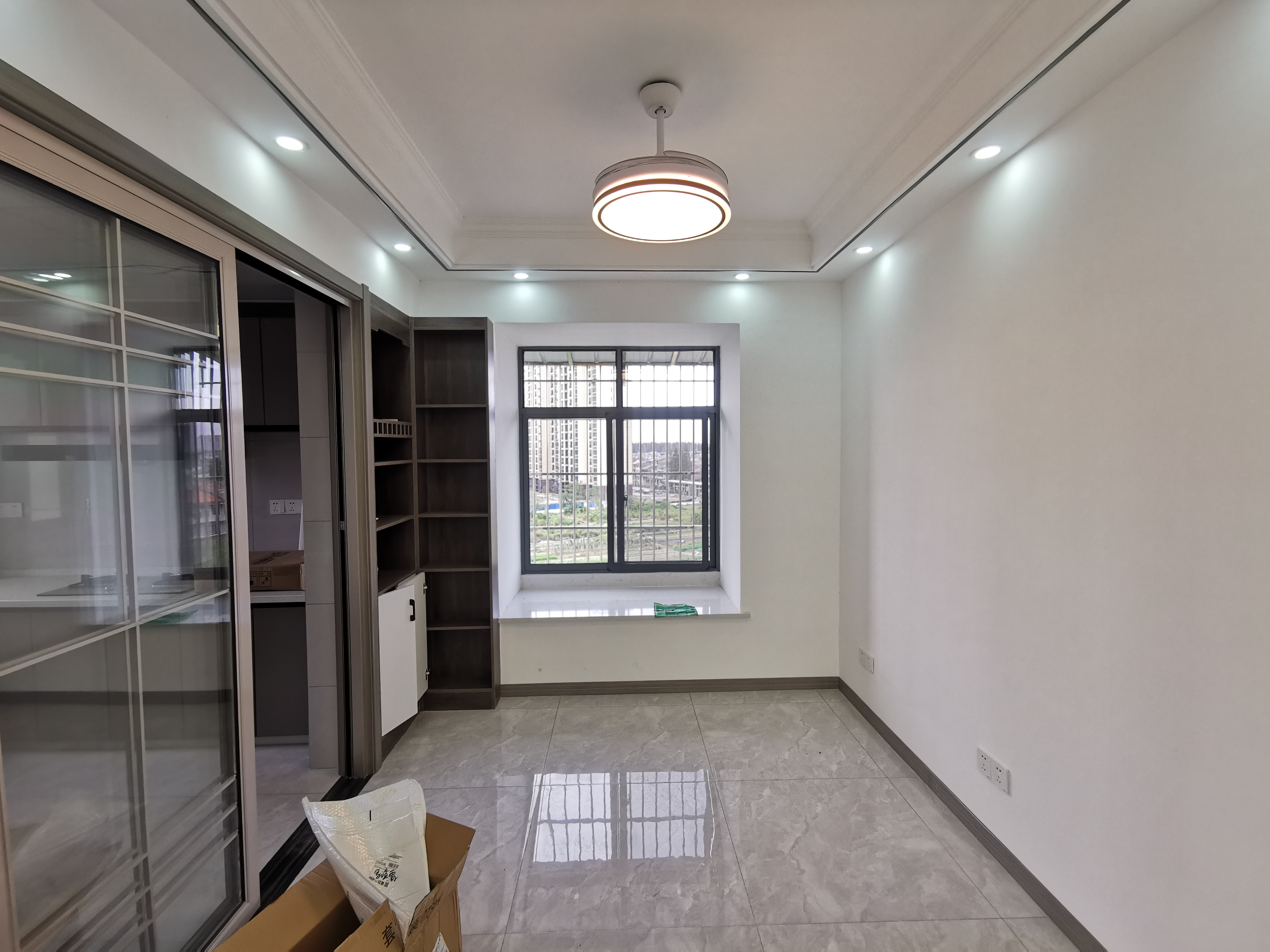 水云间大型社区阳光充足精装楼简约大气的江景房