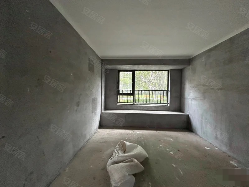 385，捡漏，吾悦广场，单价4435，比补贴完1000都划算，边户，总价58万，包满二，急售