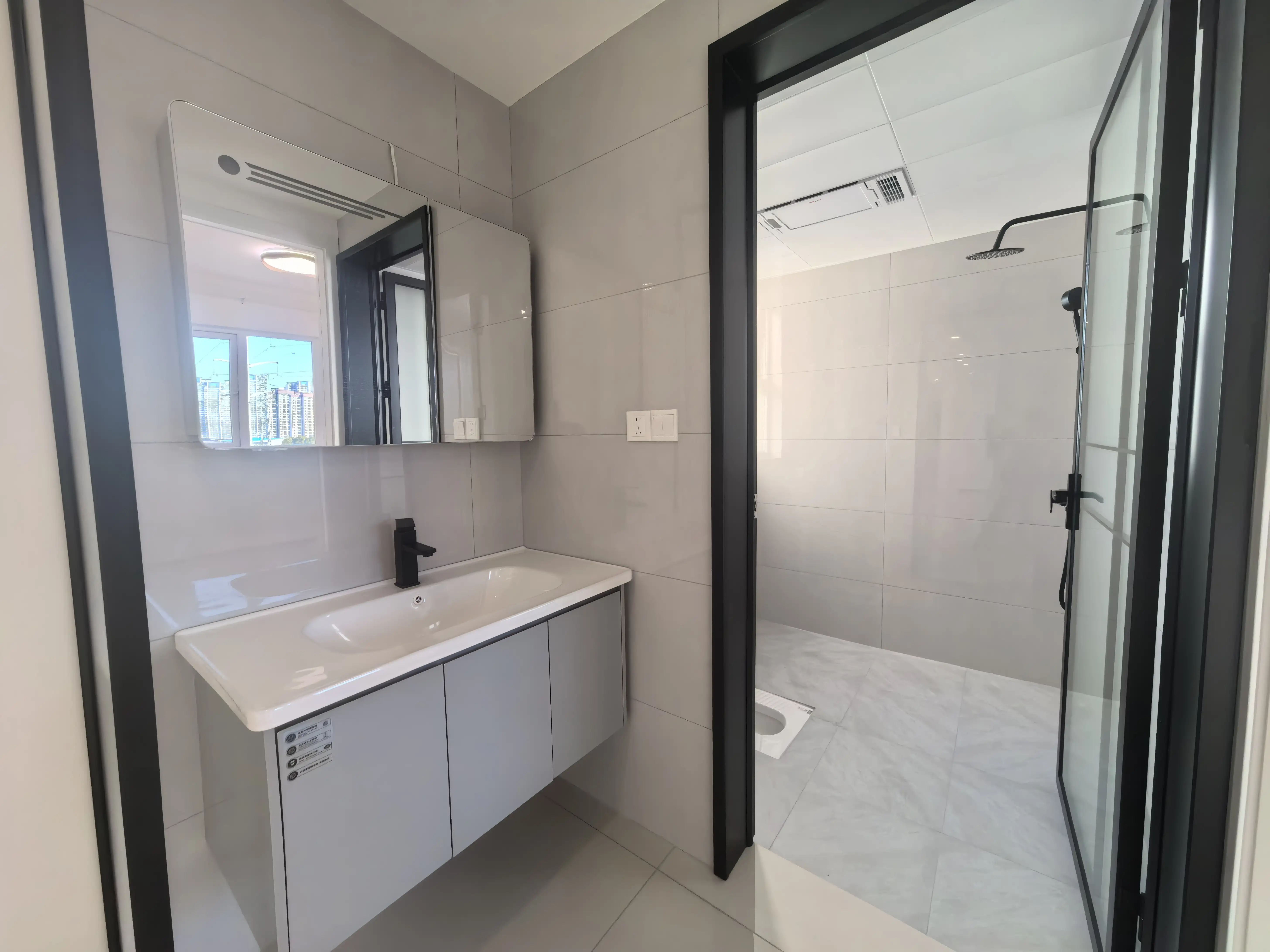 降价了，诚心出售，满庭春，精装三房，南北通透双阳台，边户，法式风格，价格好谈