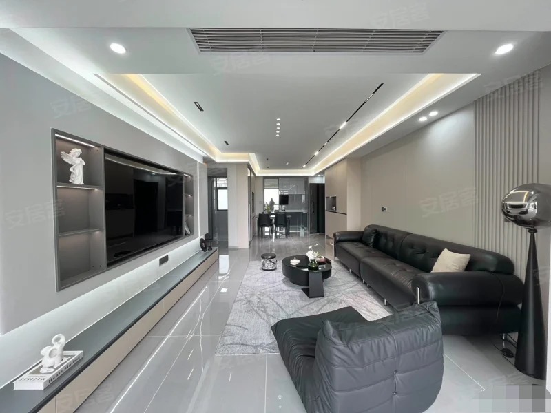 城南，吾悦广场旁，金台花园，电梯10楼，全新精装三房两卫