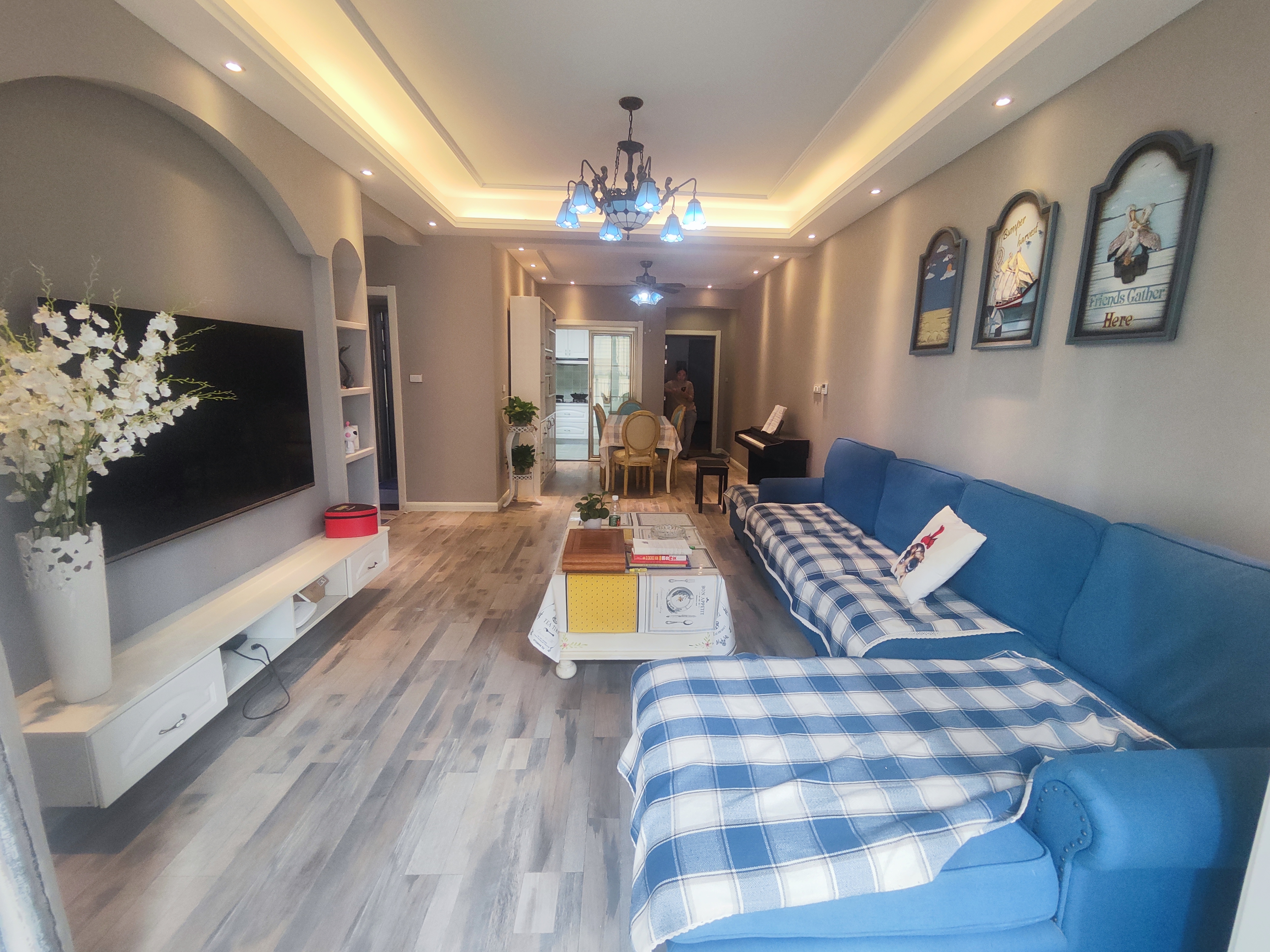 森林国际.精装大两房.房子成色新.看房方便