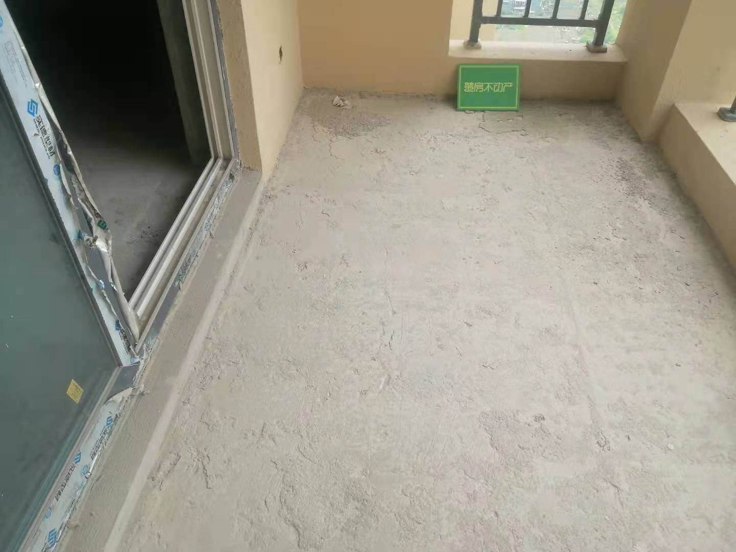 南国明珠南北通透双阳台视野开阔单价5600， 无