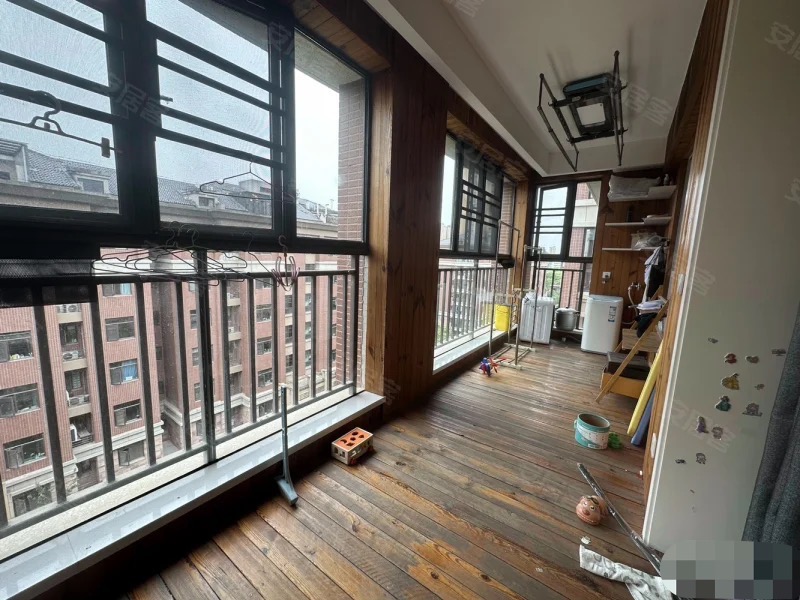 急售，新城一号5期，电梯洋房，精装3房2卫，好楼层6楼，诚心出售，证满二