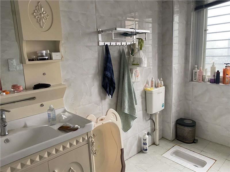 仁和桥旁圣淘沙精装三房两卫 三中和实验 证满五