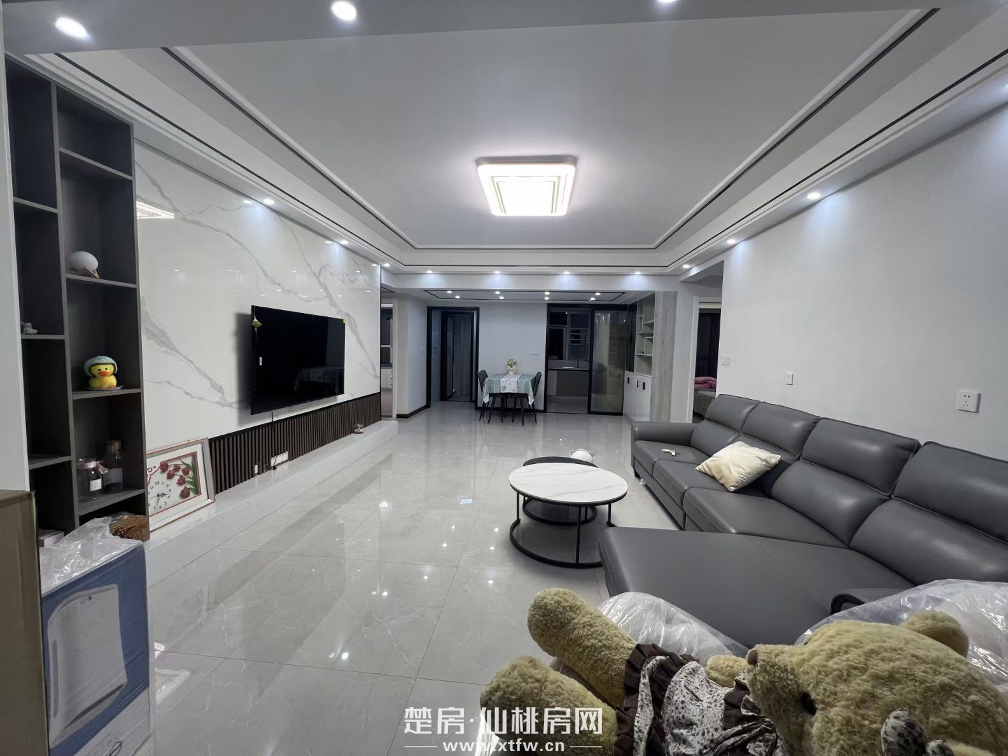 新三中旁九十墩电梯大三房出租！