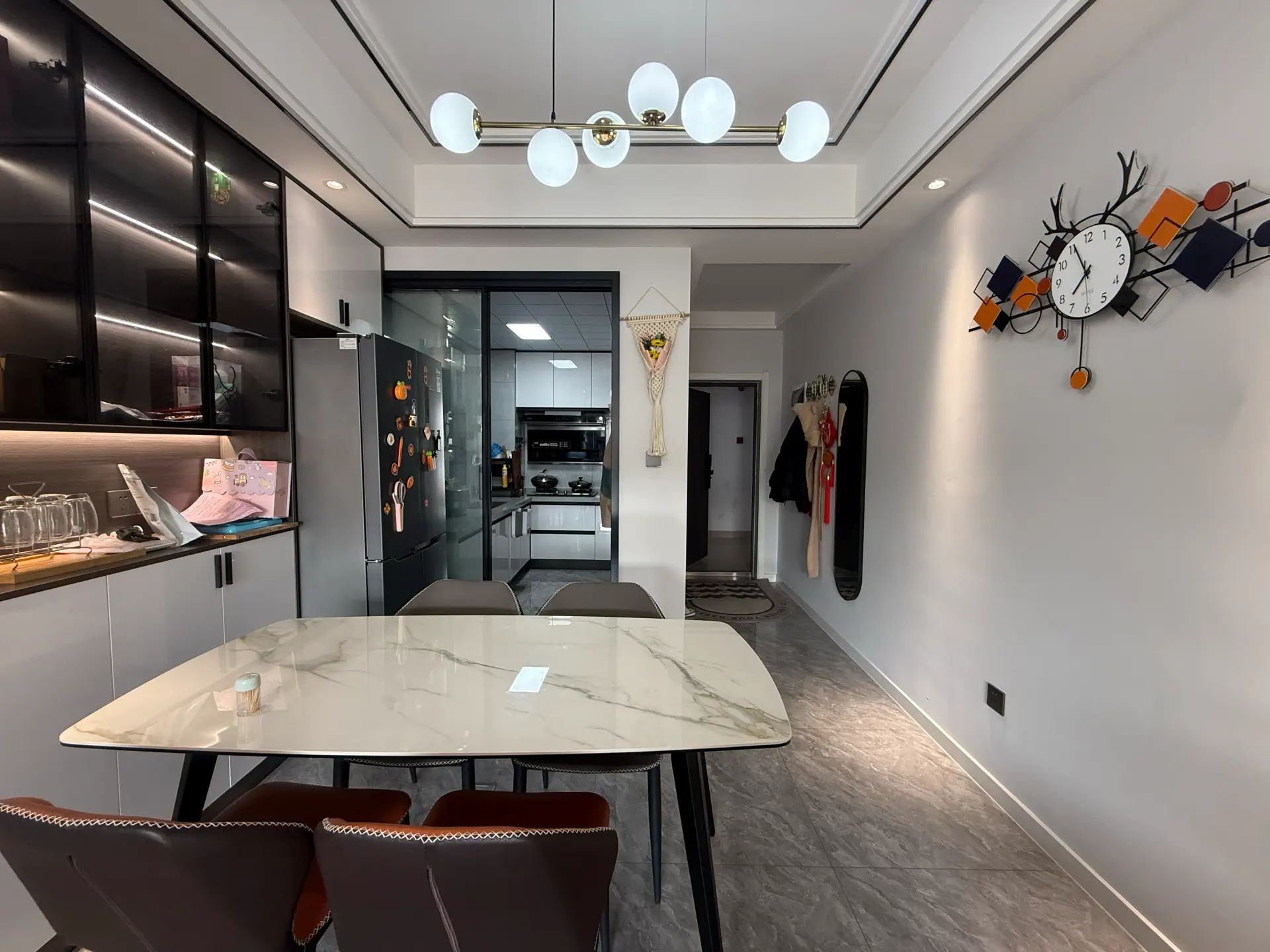 亏本，三中旁，学府名都，精装三房，凤凰楼层，装修9.5成新