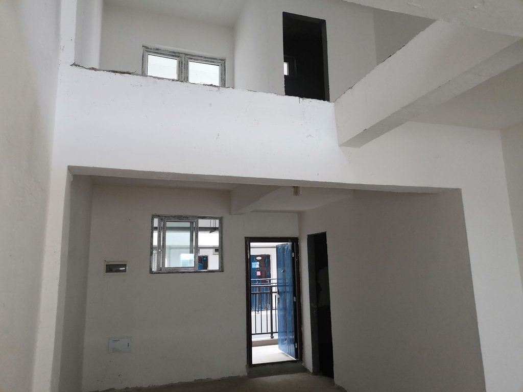 南城新区汽车城公寓复式毛坯两房 过渡都适宜