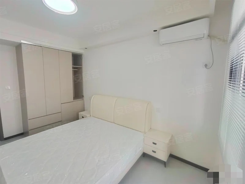 396，西桥附近，紫竹雅居步梯三楼，精装3房，有院子，家具家电齐全