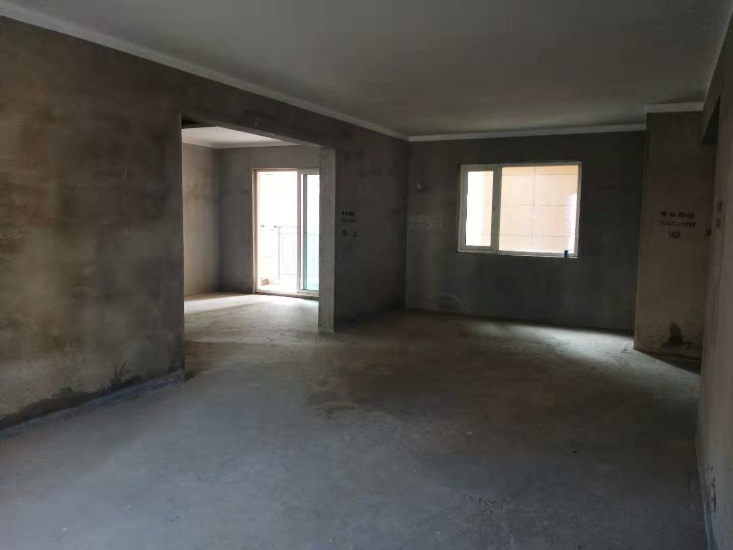 森林国际小高层双阳台大户型舒适雅居