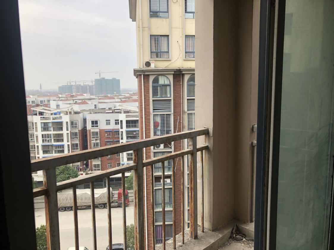 碧桂园旁，现代明珠新城，全新毛坯，诚意出售，看房有钥匙