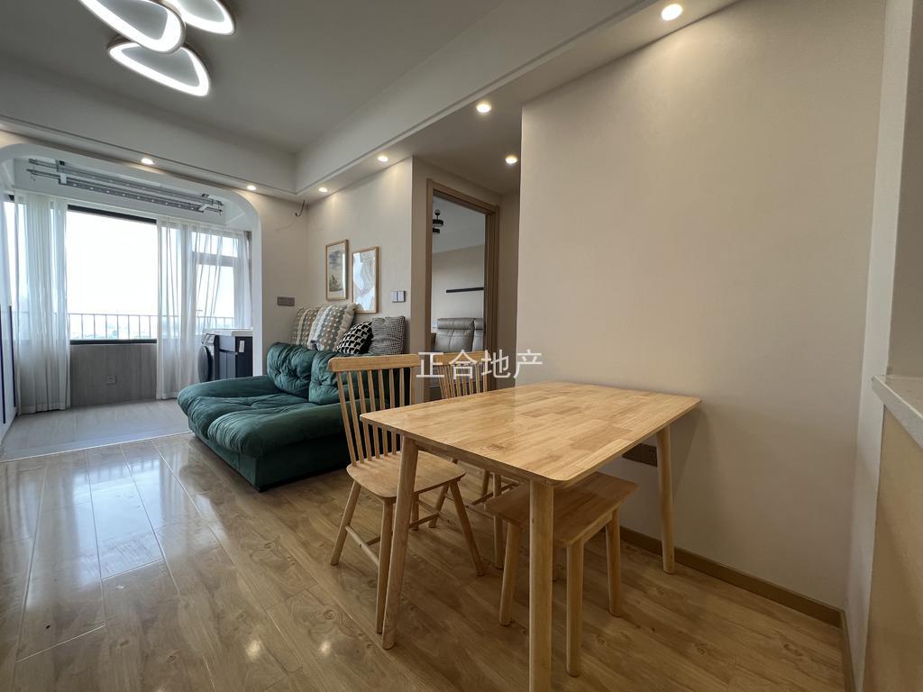 城南，沔阳天泽园，电梯小高层， 凤凰楼 ，精装二房 ，证满二