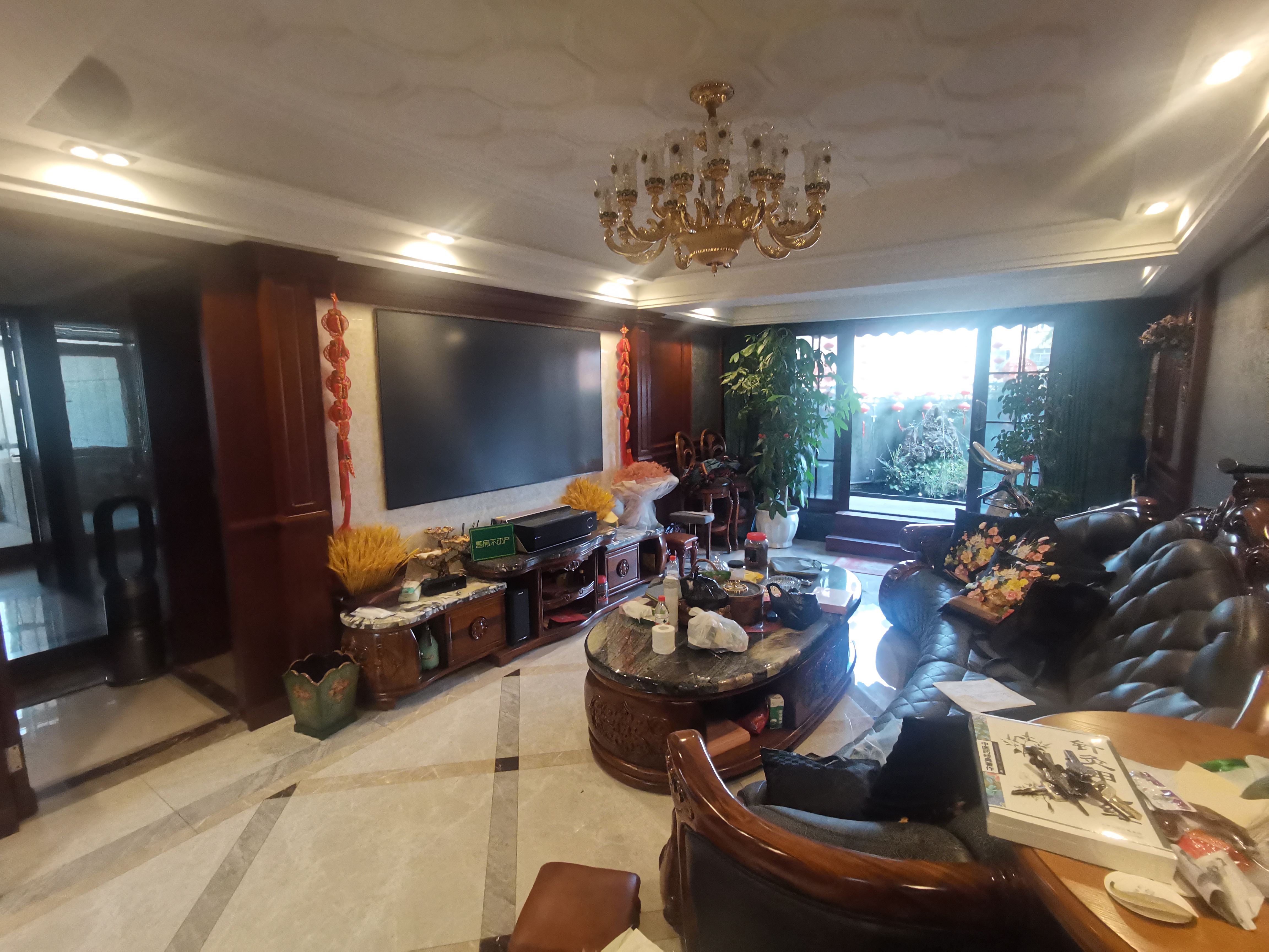 绿地华庭超大露台 满足你所有幻想  懂得欣赏的来