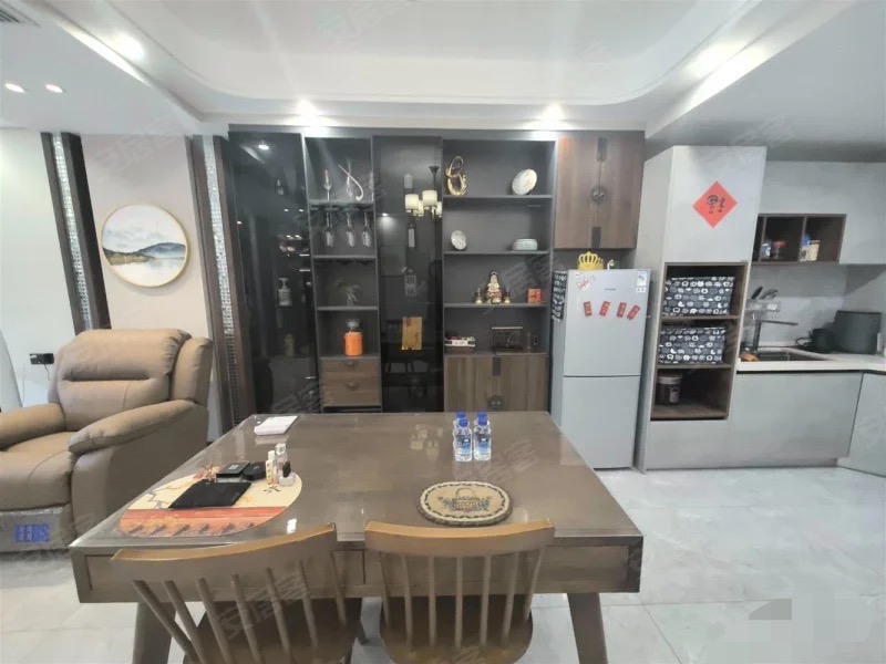 ？急售，城南，新城壹号5期，精装三房两卫，电梯好楼层，证满二，诚心出售