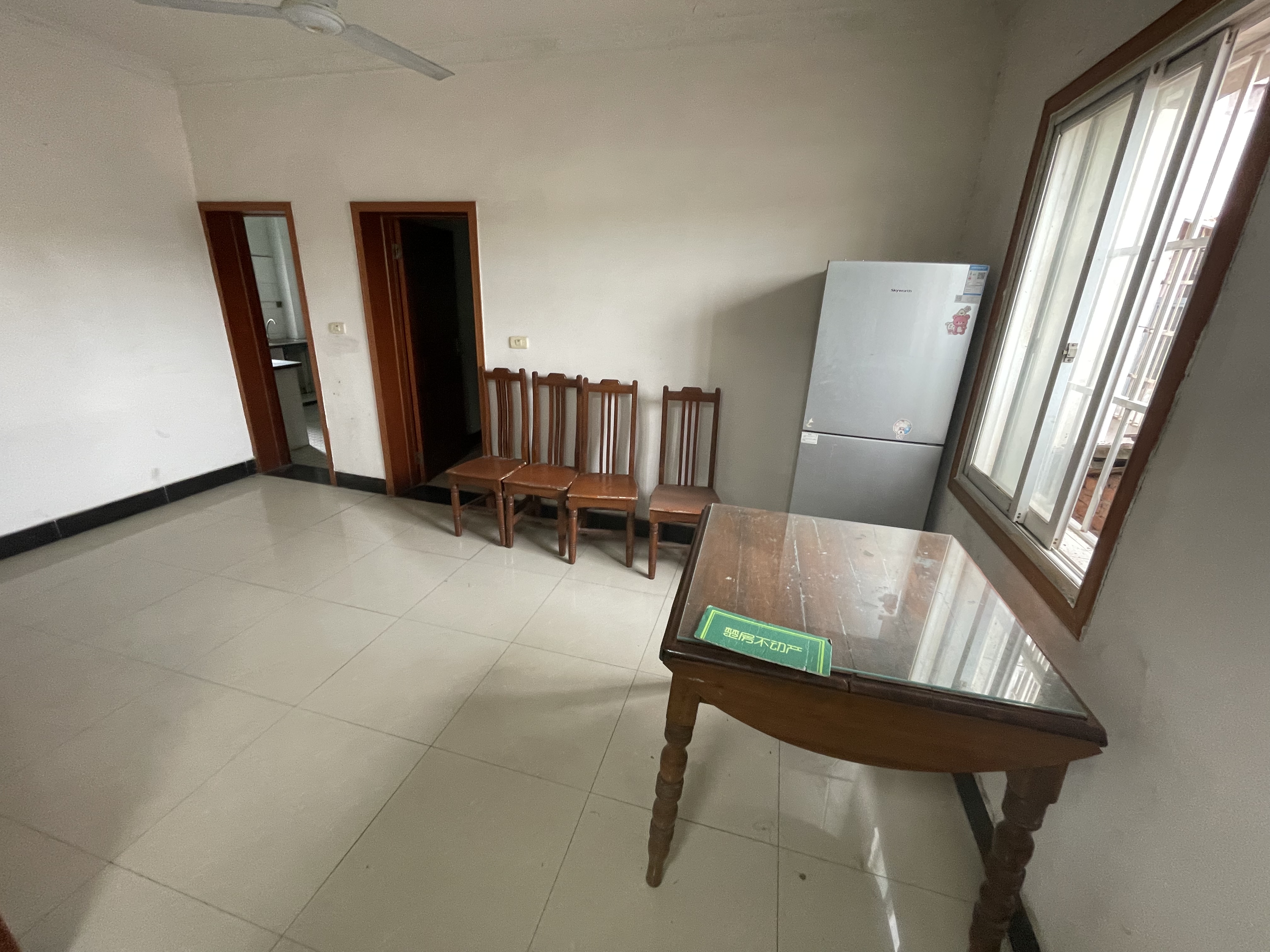 步行街附近  好楼层 带装修  看房方便   周边生活便利