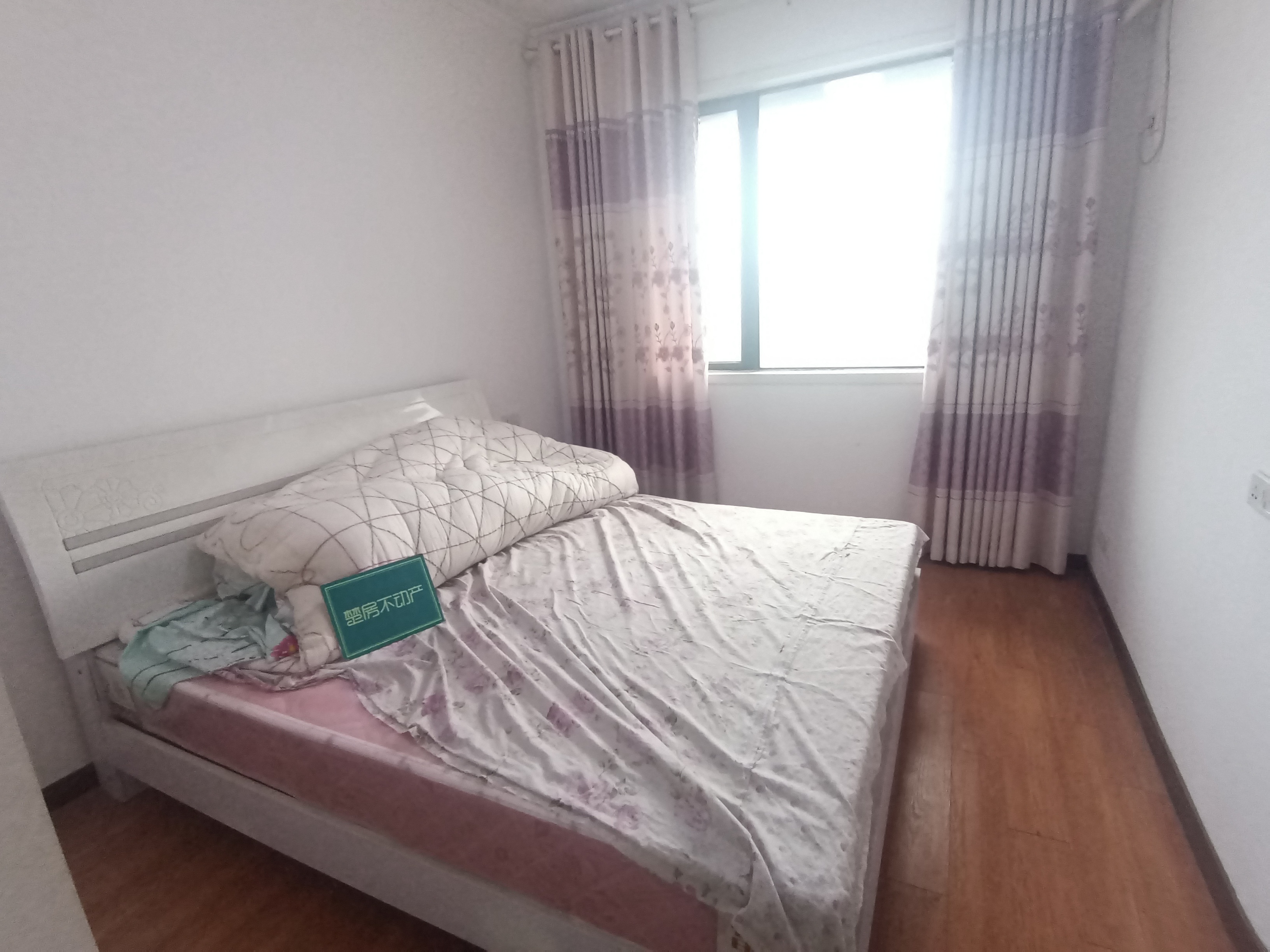 御台公馆精装婚房基本上没住过老证过户费低房东诚意出售