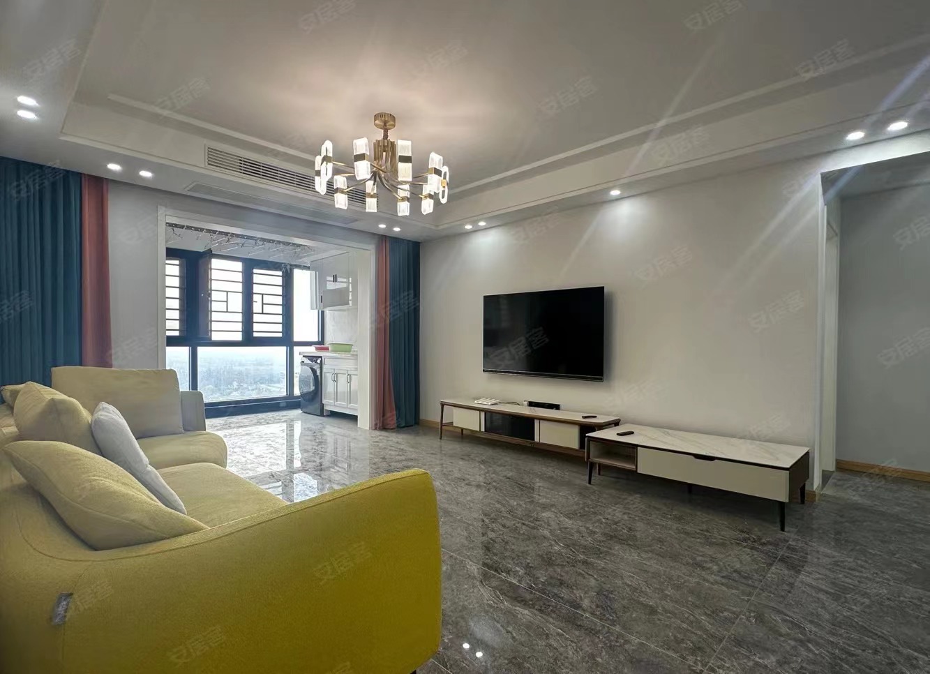 30，房东亏本急卖，二中旁，精装修，9.9成新，基本未住，证满二