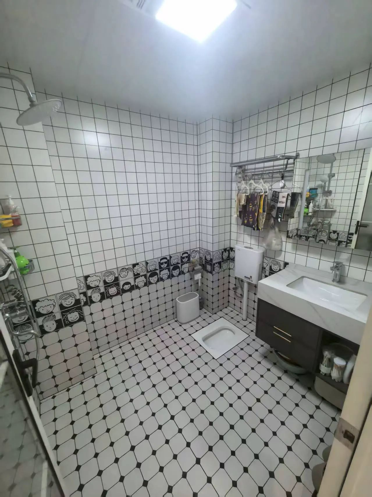 降价了，城南，南国明珠，9.9成新，精装三房两卫，家具家电全送，证满二