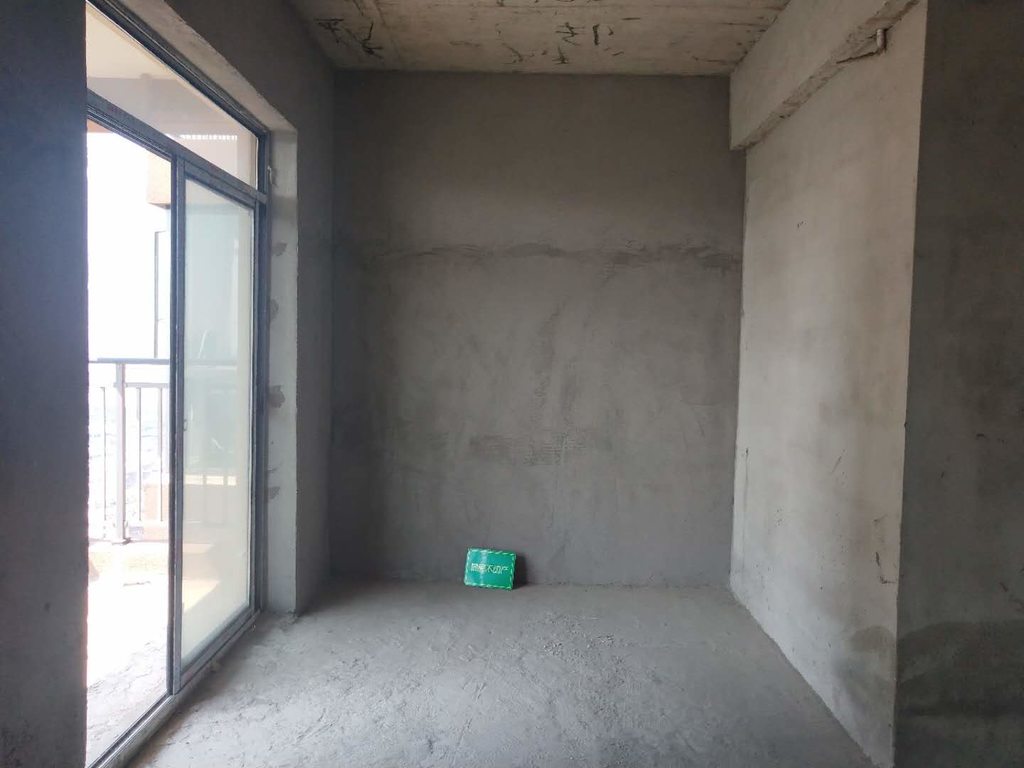 康湾一品毛坯两房可按揭48万包过户有钥匙看房方便