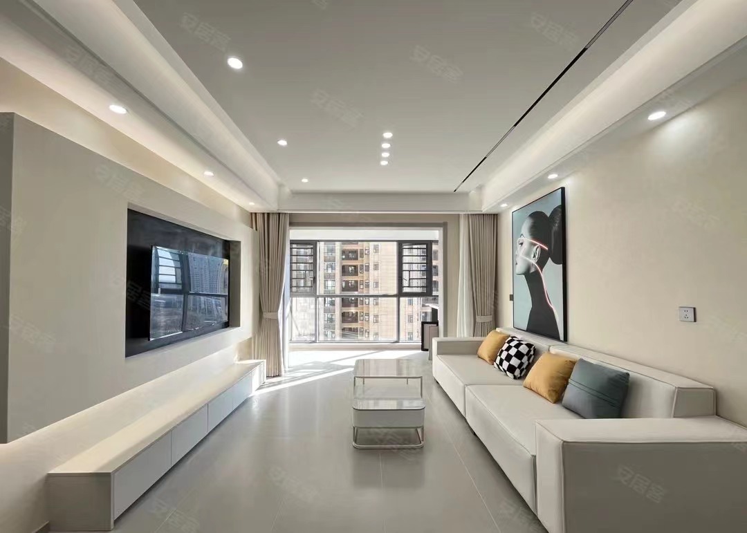 52，亏本急售，城南，全新精装三房，包车位包过户，中间楼层，三开间朝南