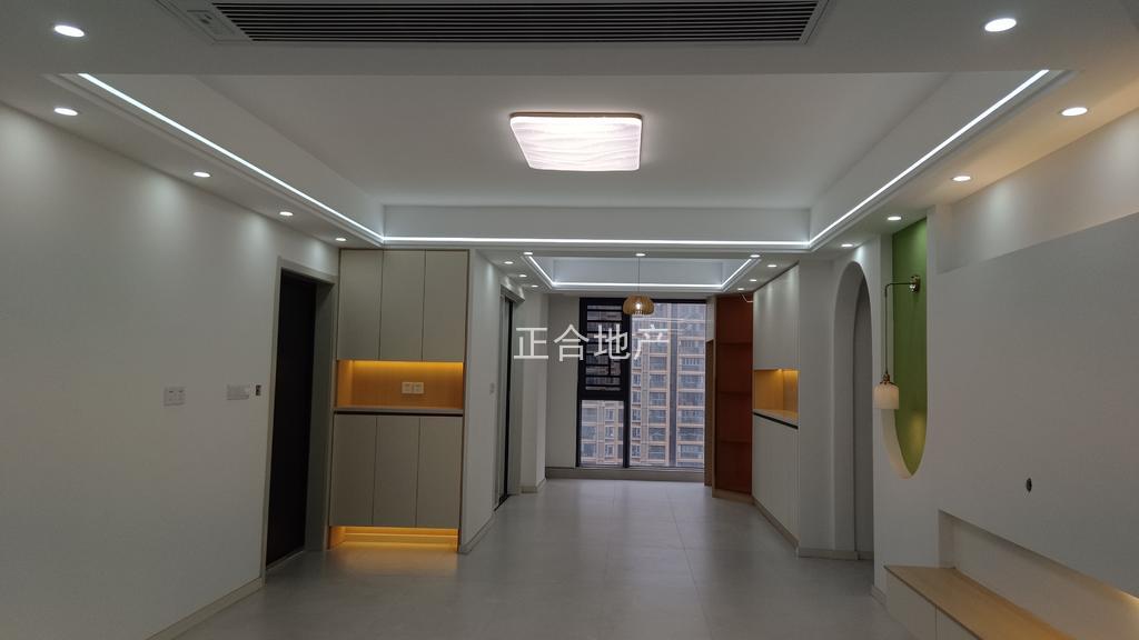 满庭春七期，次新小区，中间好楼层16楼，东边户，业主自装，一天未住，全屋奶油风，