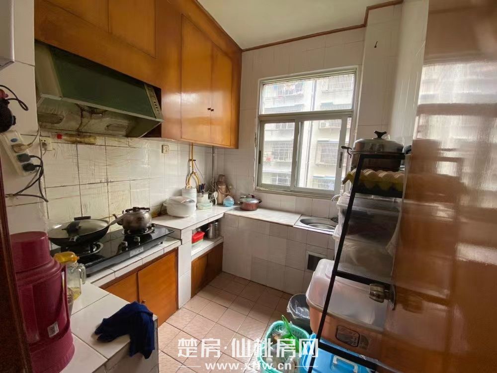 复州花园实验二小旁120平米自住三房出售保养好拎包入住