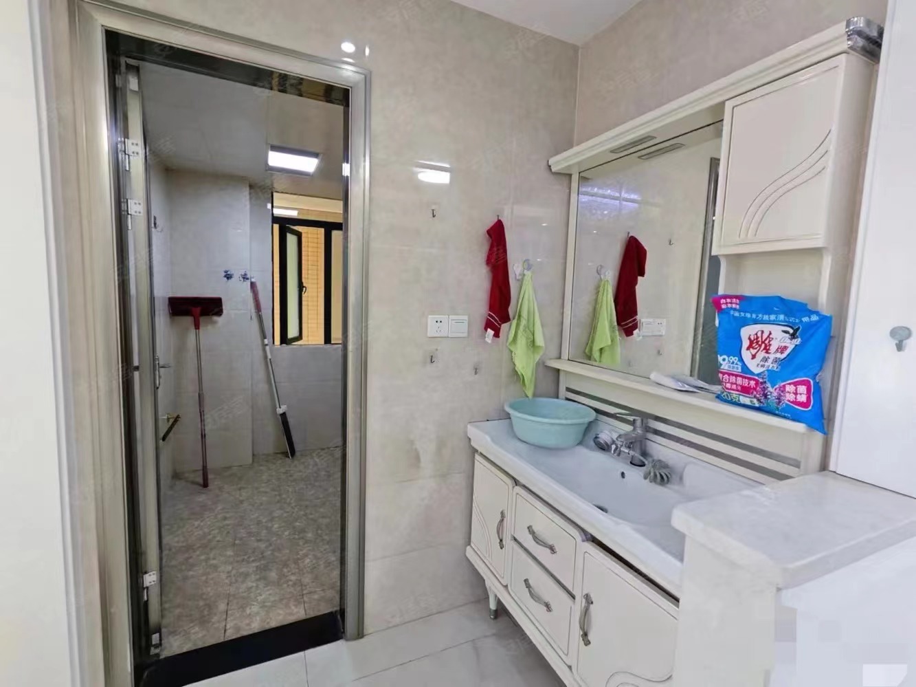 房东亏本出，新城壹号，精装三房，楼层采光好，南北通透，学笑近，单价5千多