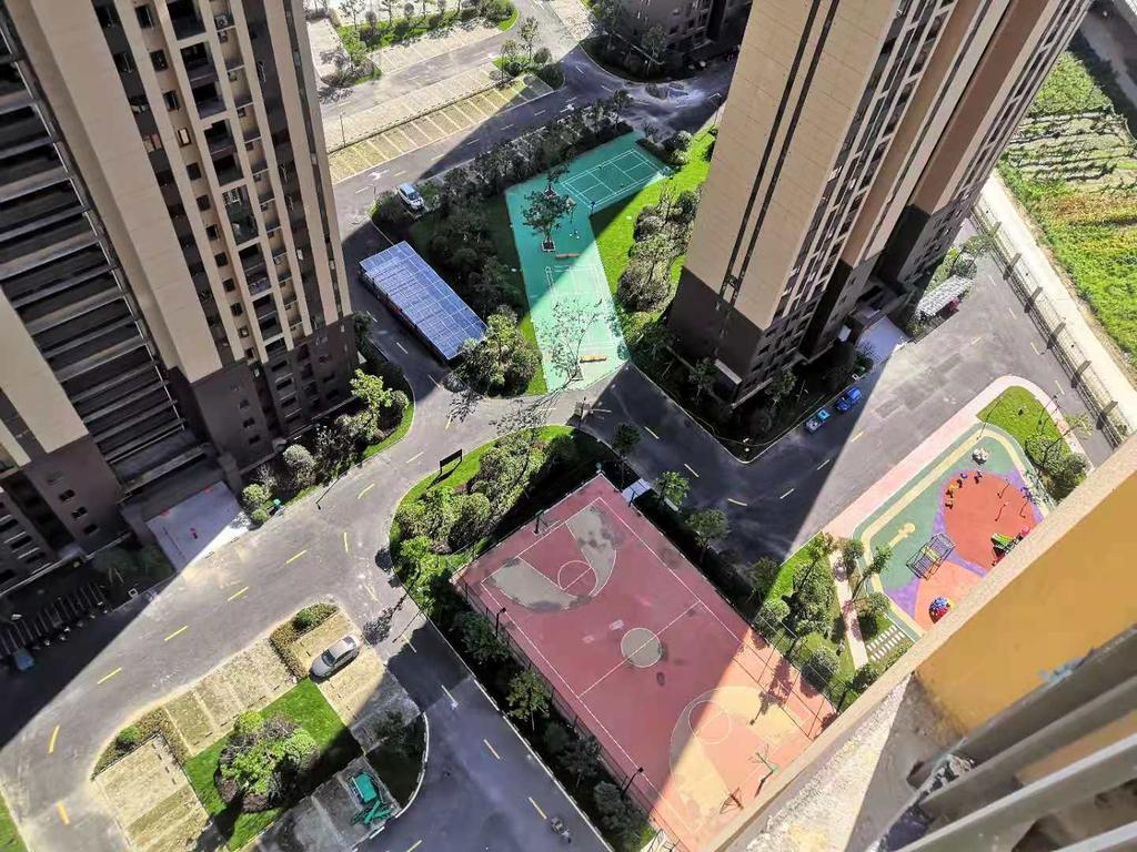 滨江满庭春毛坯大三房江景房南北双阳台房主诚意出售