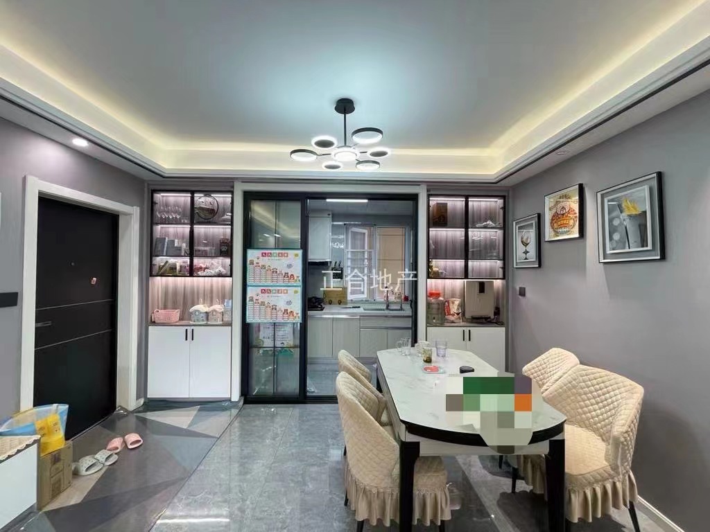 167，急售，森林国际，湖景房，双阳台，精装三房，9成新，电梯中层，满二